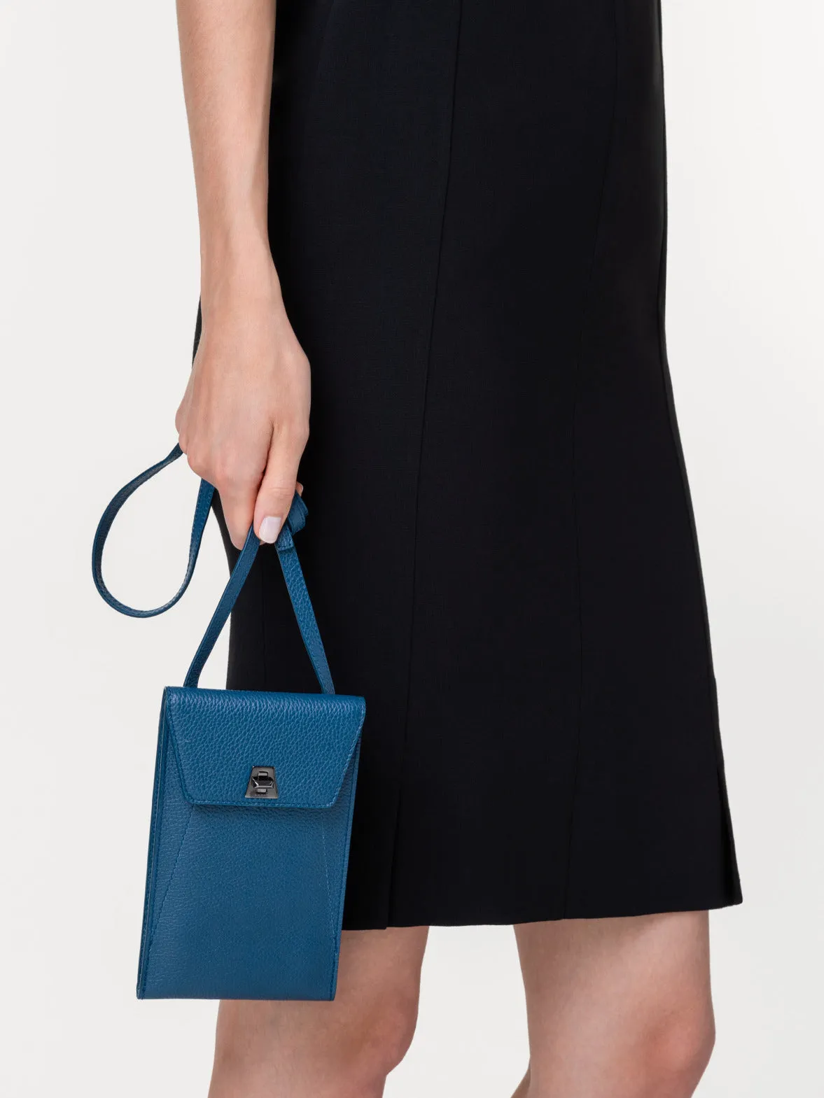 Anouk Phone Pouch in Cervocalf Leather