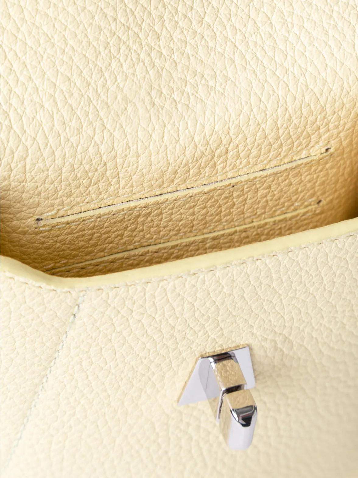 Anouk Phone Pouch in Cervocalf Leather