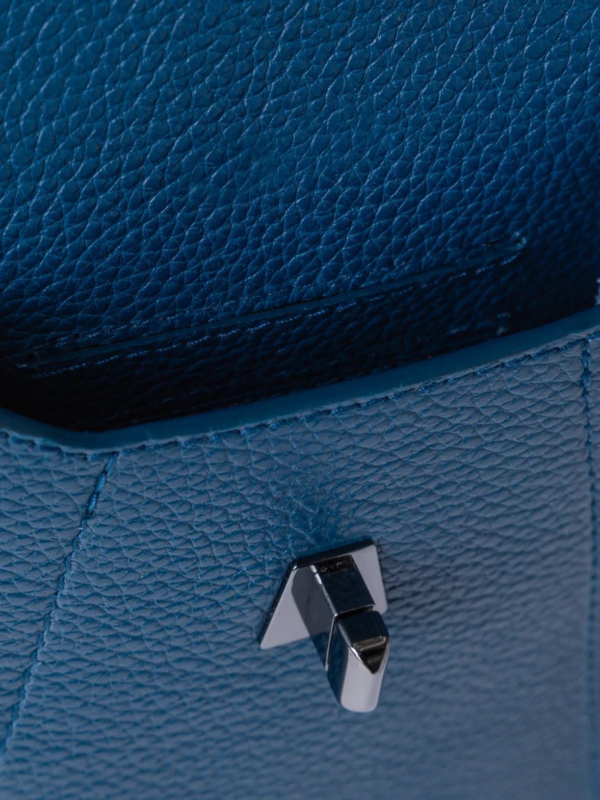 Anouk Phone Pouch in Cervocalf Leather