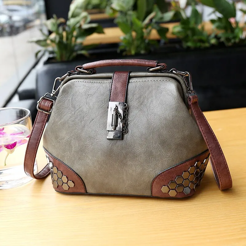 Christmas Gift High Quality Fashion Soft Waterproof Pu Leather Shoulder Bags for Women 2021 New Women's Bag Rivet Messenger Bag Sac A Main