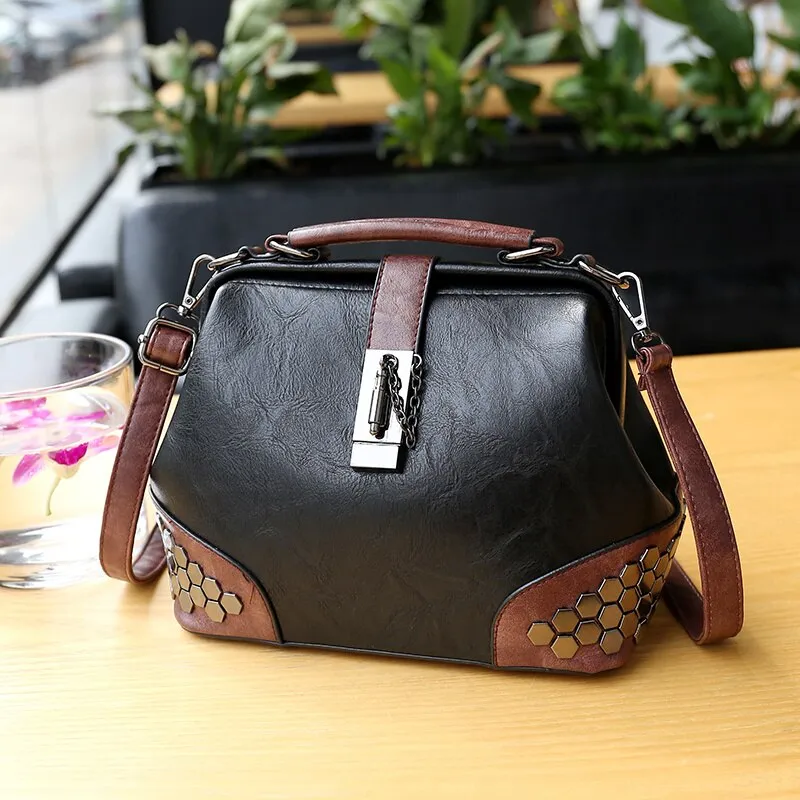 Christmas Gift High Quality Fashion Soft Waterproof Pu Leather Shoulder Bags for Women 2021 New Women's Bag Rivet Messenger Bag Sac A Main