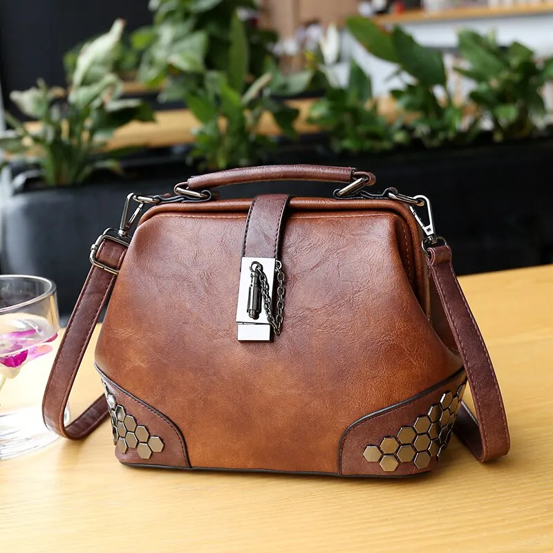 Christmas Gift High Quality Fashion Soft Waterproof Pu Leather Shoulder Bags for Women 2021 New Women's Bag Rivet Messenger Bag Sac A Main