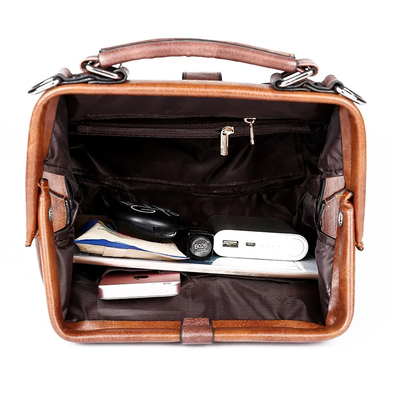 Christmas Gift High Quality Fashion Soft Waterproof Pu Leather Shoulder Bags for Women 2021 New Women's Bag Rivet Messenger Bag Sac A Main