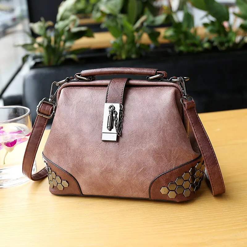 Christmas Gift High Quality Fashion Soft Waterproof Pu Leather Shoulder Bags for Women 2021 New Women's Bag Rivet Messenger Bag Sac A Main