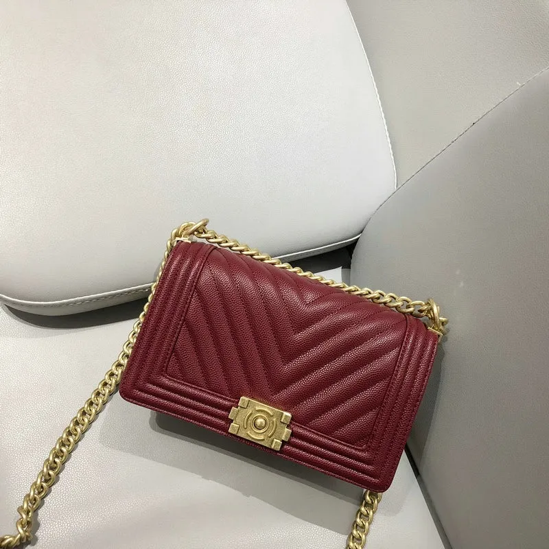 Classic Style Quilted Ball Pattern Lock Shoulder Chain Bag
