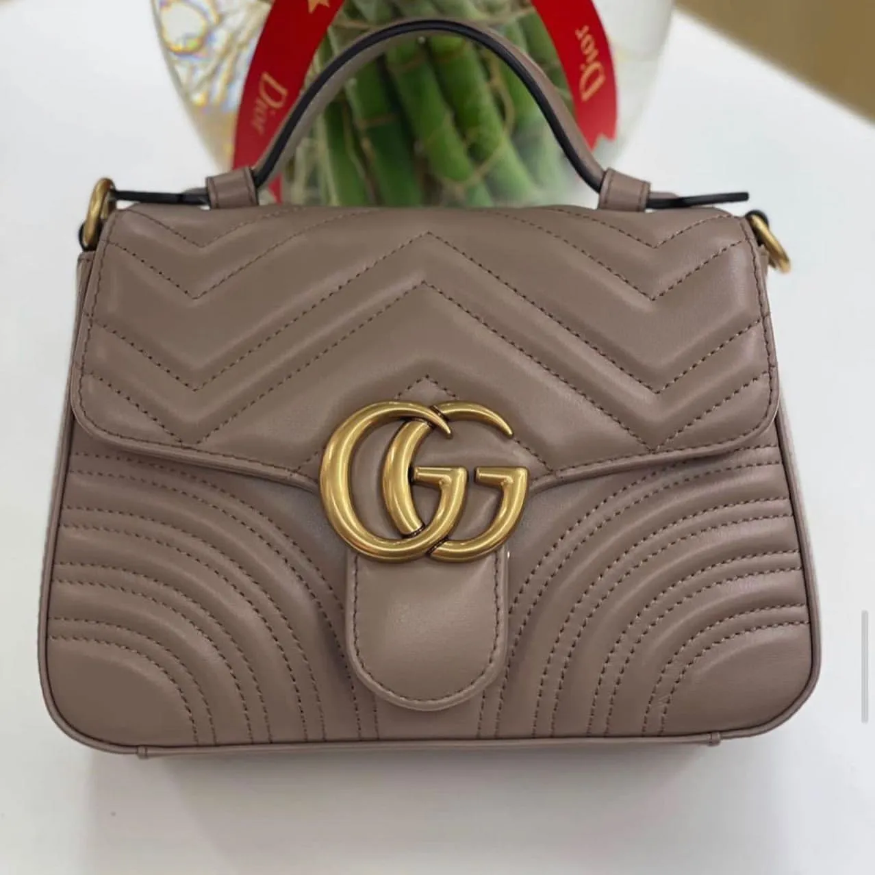 Luxury Purses - GUC - 6400