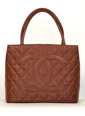 Vintage Medallion Quilted Caviar Leather Handbag
